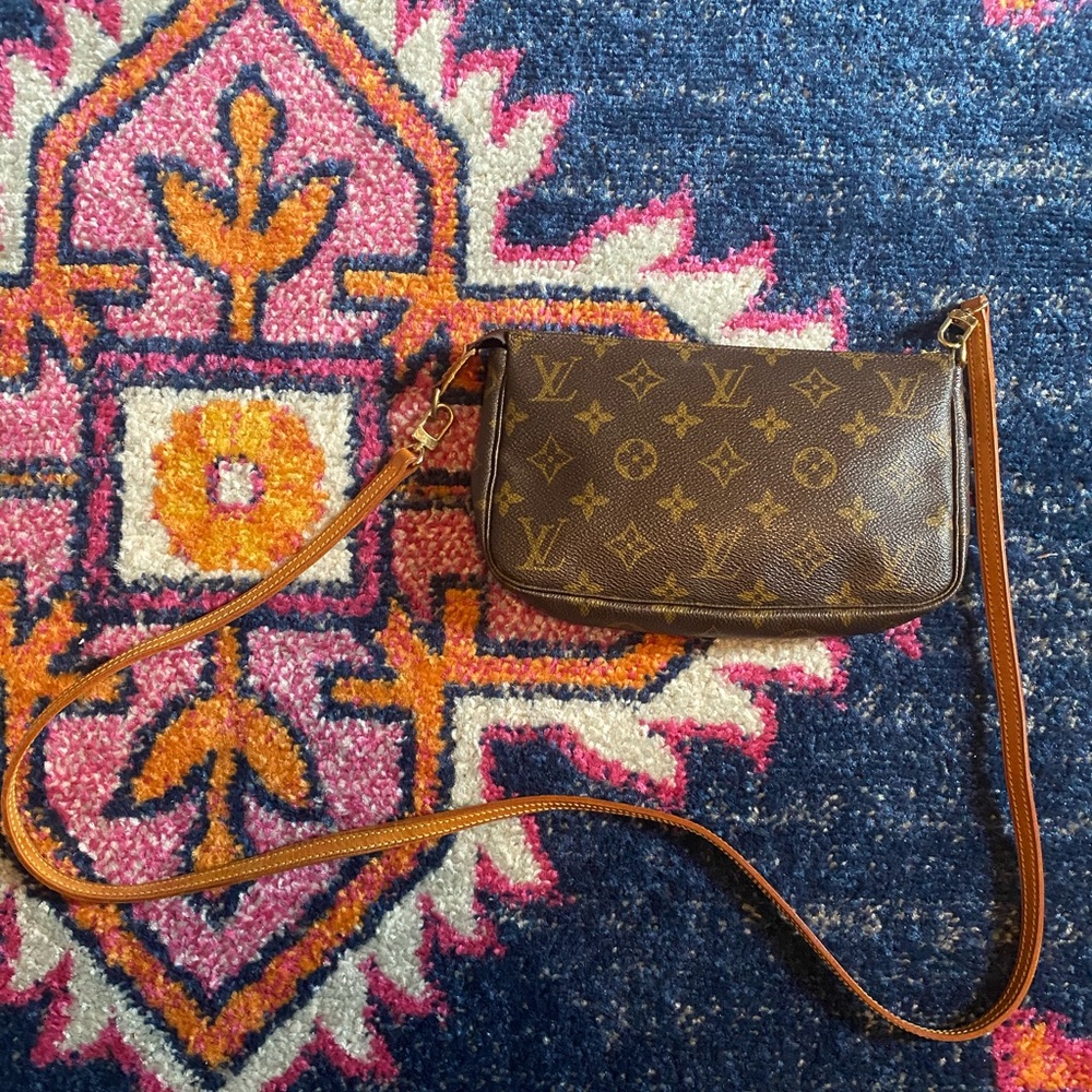 Louis Vuitton Pochette Monogram Canvas